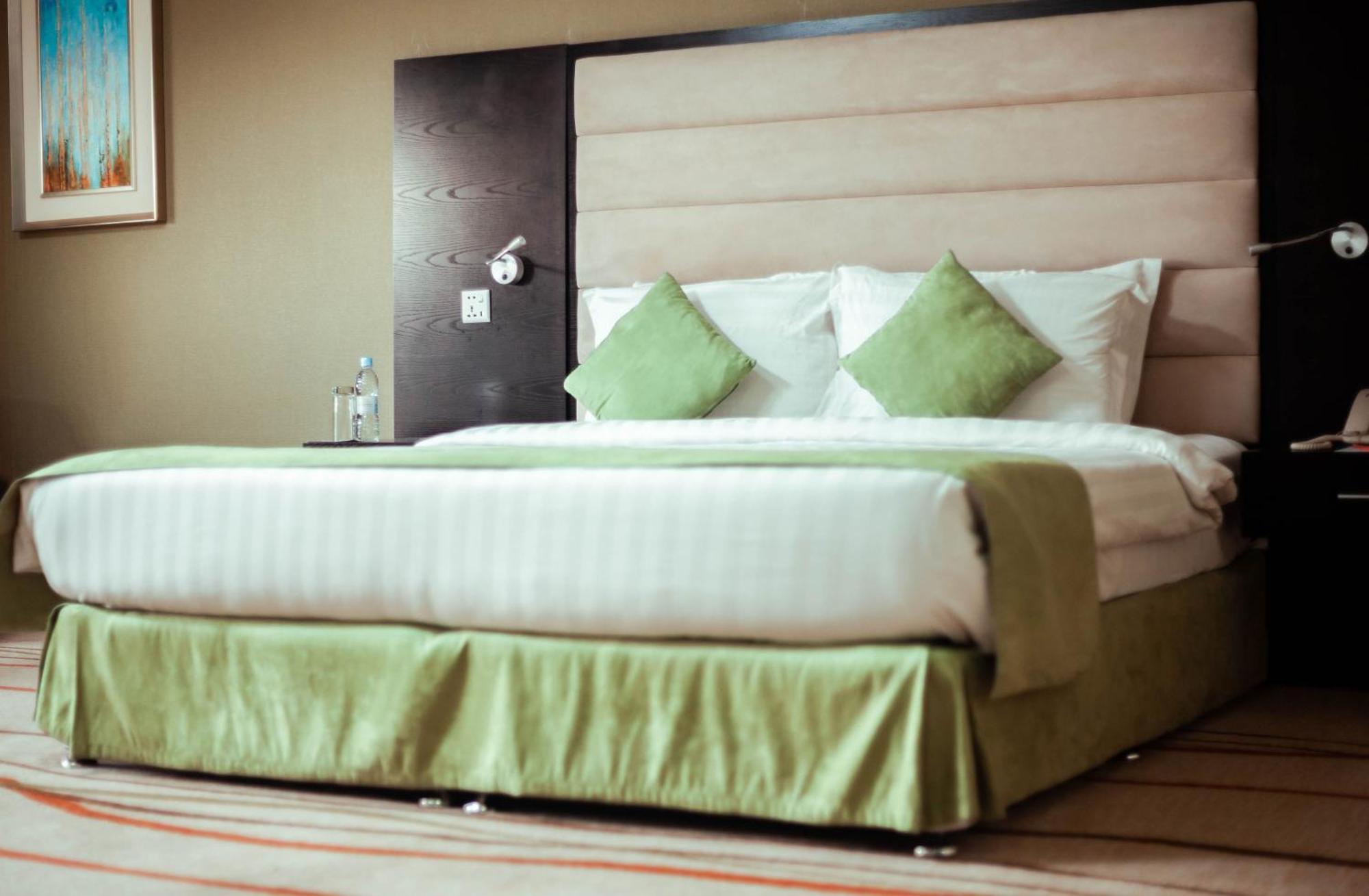 Crossroads Hotel Μπλαντάιρ Εξωτερικό φωτογραφία
